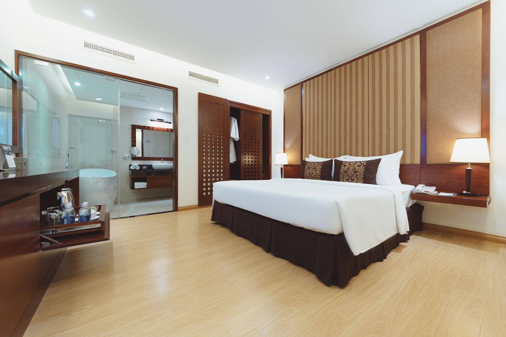 Paragon Saigon Hotel 4*