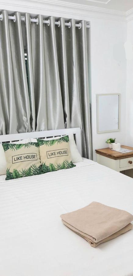 Hostel Khoi *
