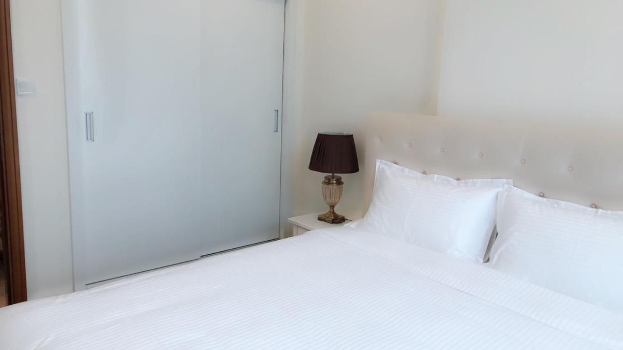 Luxury Vinhomes Central Park Humi Homes *
