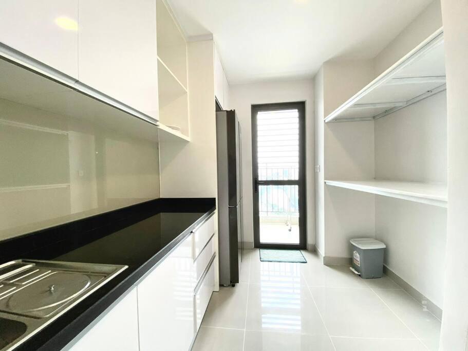 Apartment Biggest And Luxurious 3brs Rivergate *
