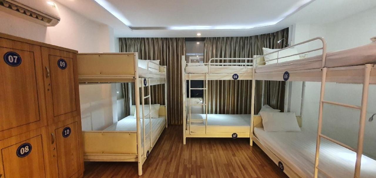 Backpackers Hostel *