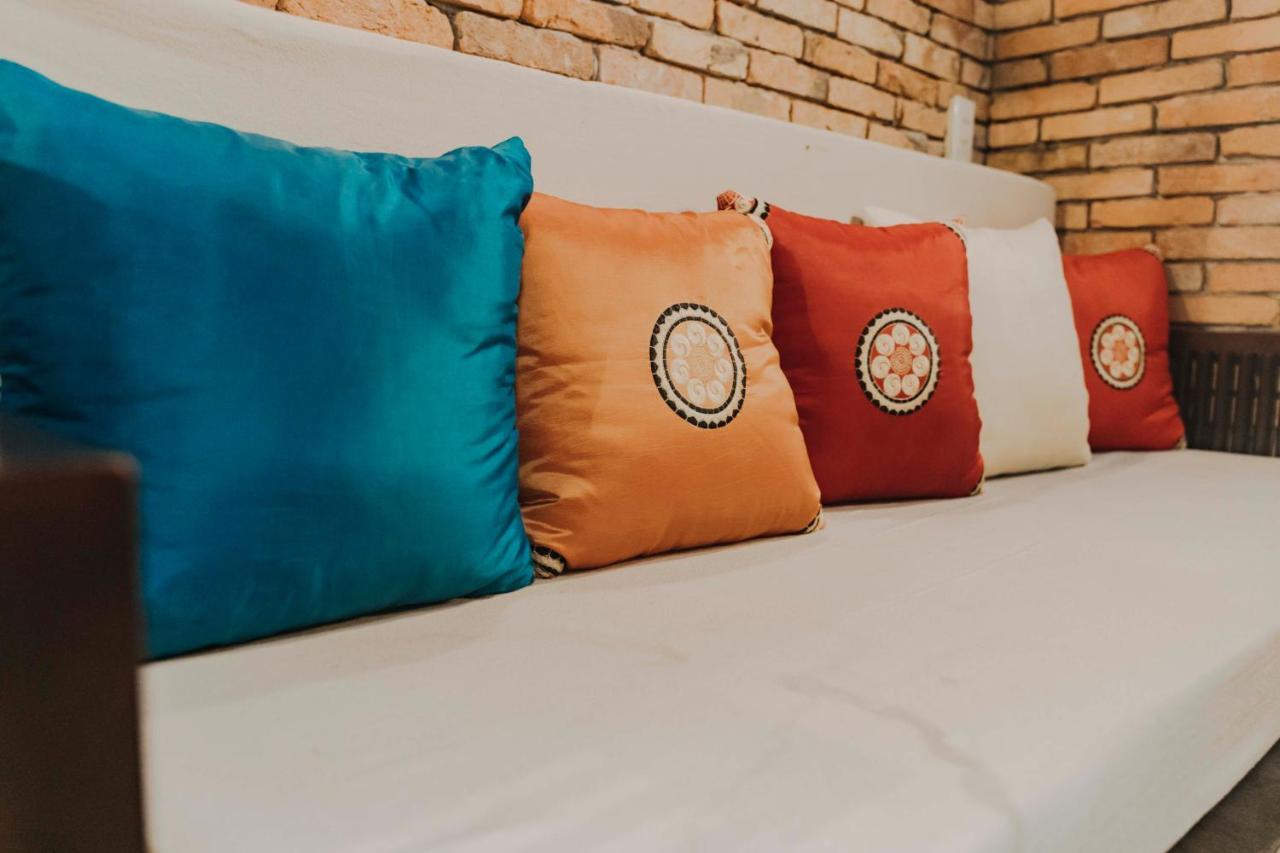 Stay&chill - S.1: Ancient Nearby Bui Vien Guest house