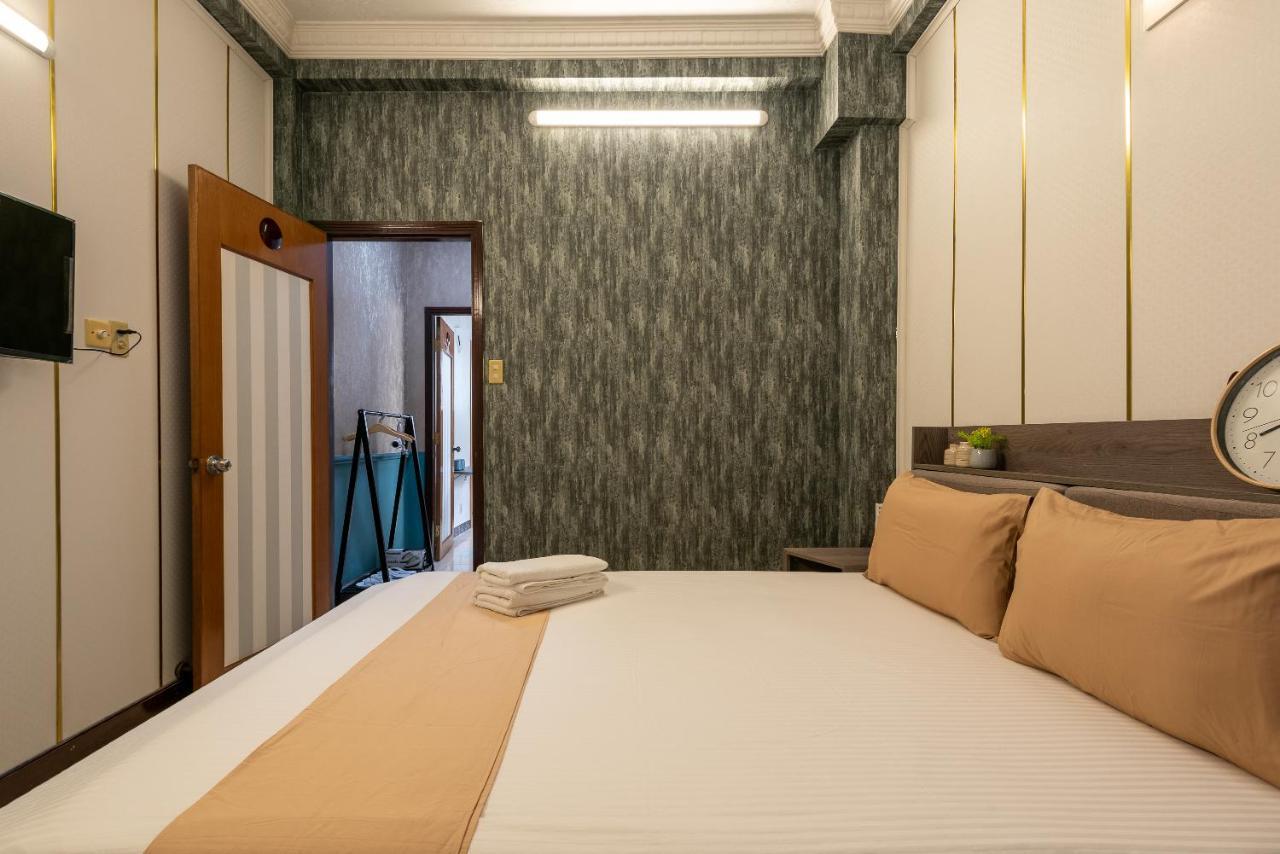 Cozrum Homes - Delightful Corner 2 Apartment