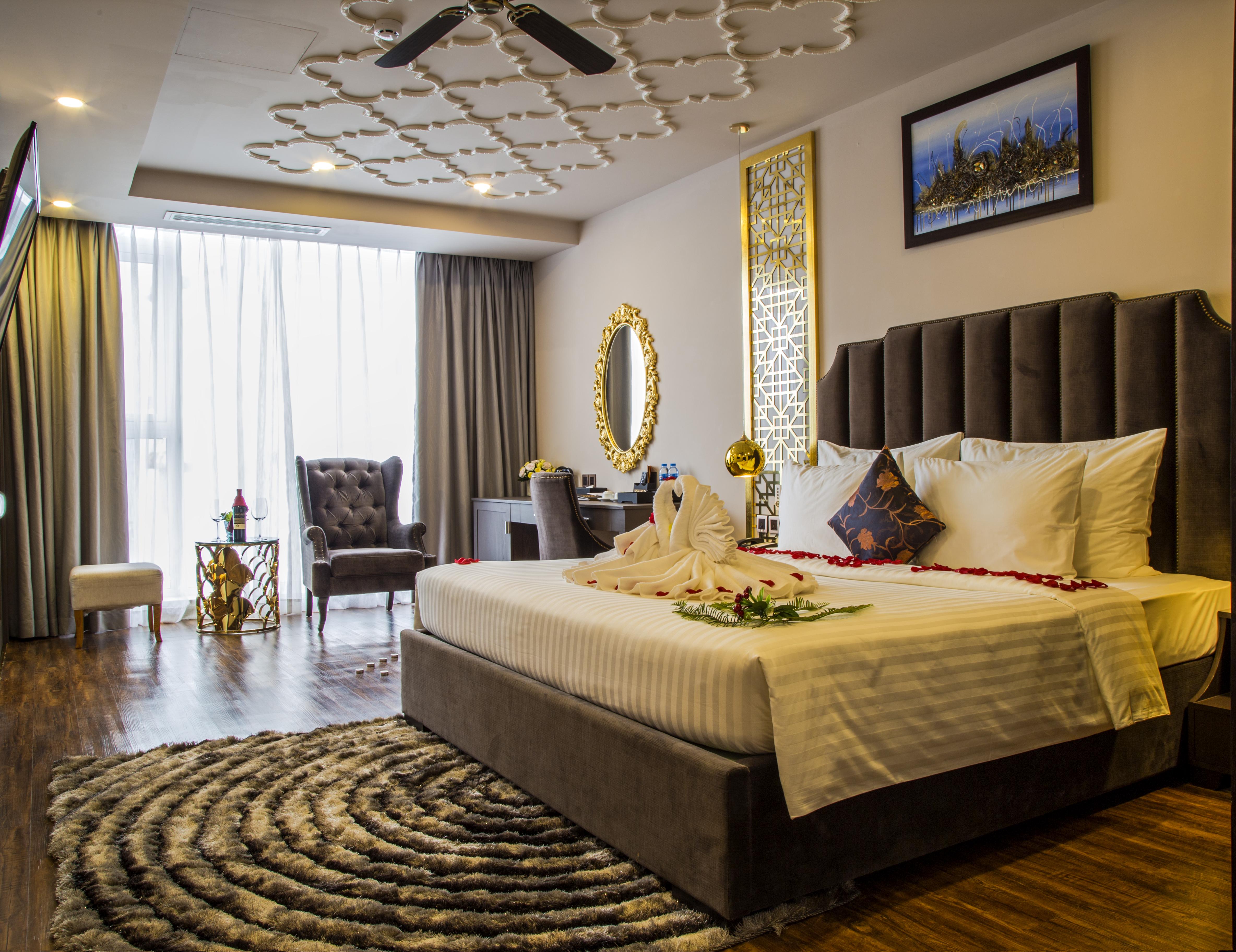 Hotel Cicilia Saigon Center 4*