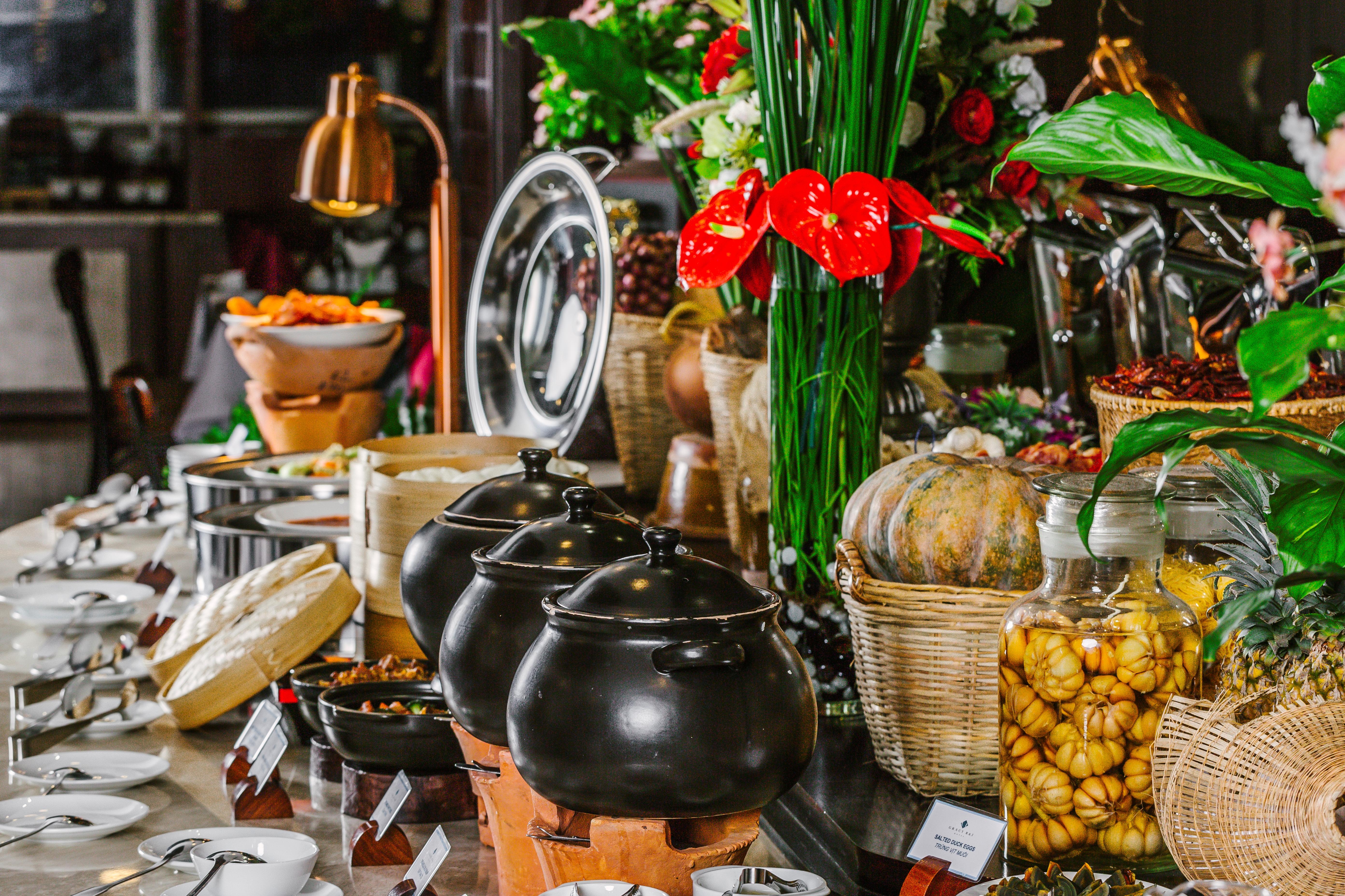Khách sạn Happy Life Grand & Rooftop Skybar