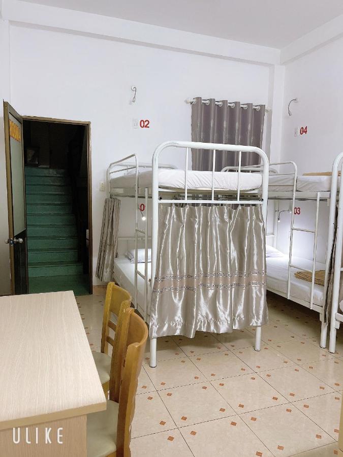 Saigon Cozy House & Coffee Hostel *