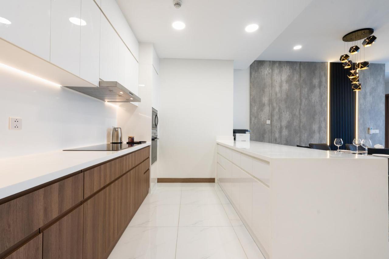 Sunwah Pearl Golden House-amazing River View ,3 Br Ho Chi Minh City