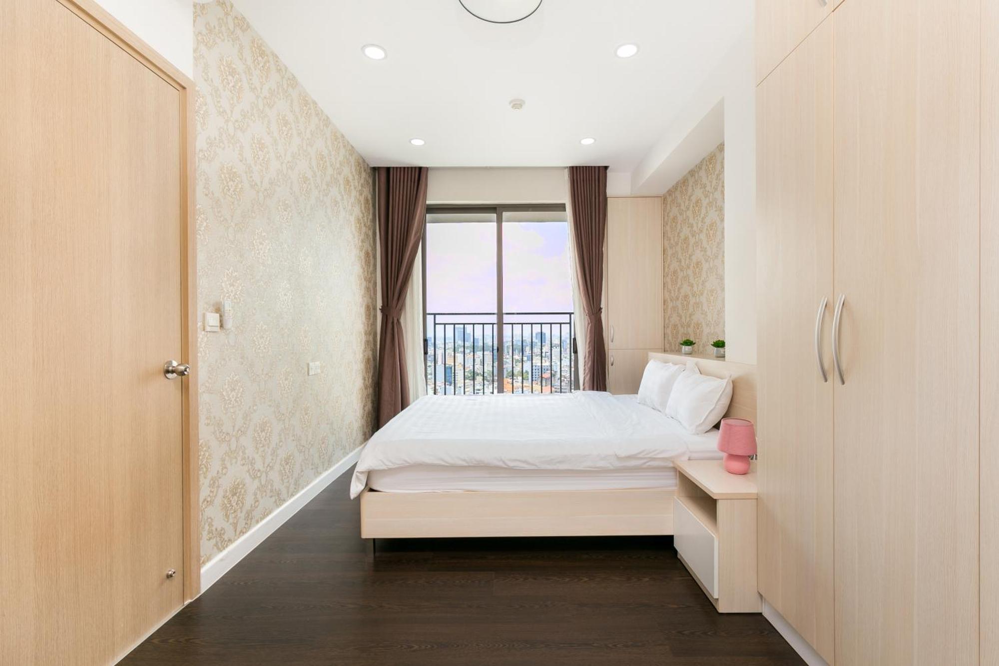 Spacious Saigon - Infinity Pool Signature Apartment *