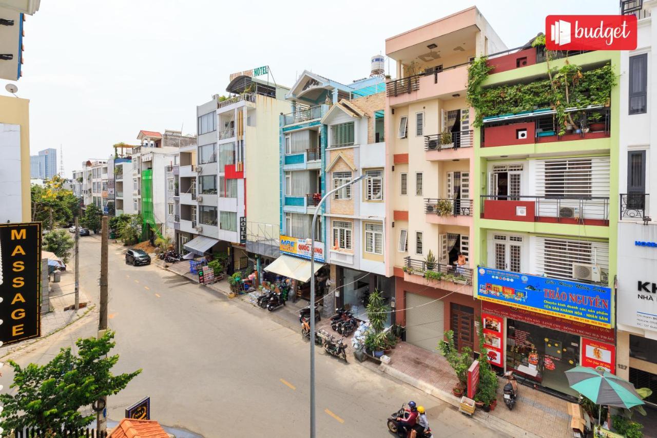 Reddoorz Nguyen Khang Tran Nao Ho Chi Minh City