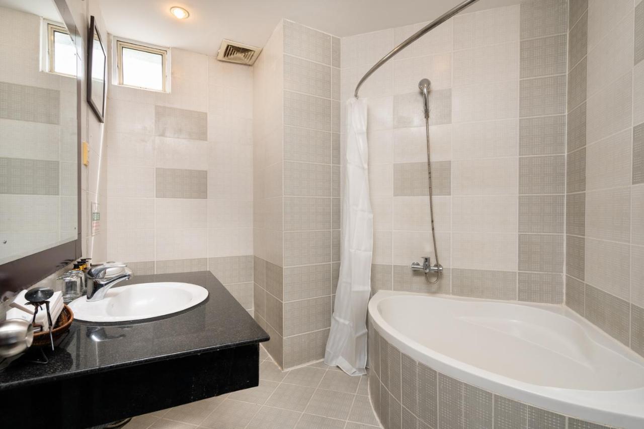 A&A Toronto Hotel Hotel 2*