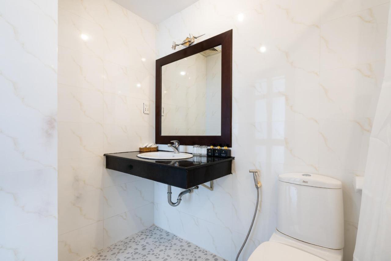 Hotel A&A Toronto Hotel 2*
