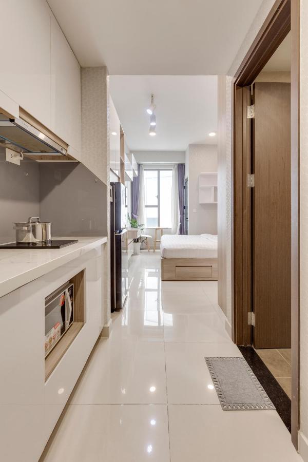 Nha Uyen Service Saigon Royal Apartment *