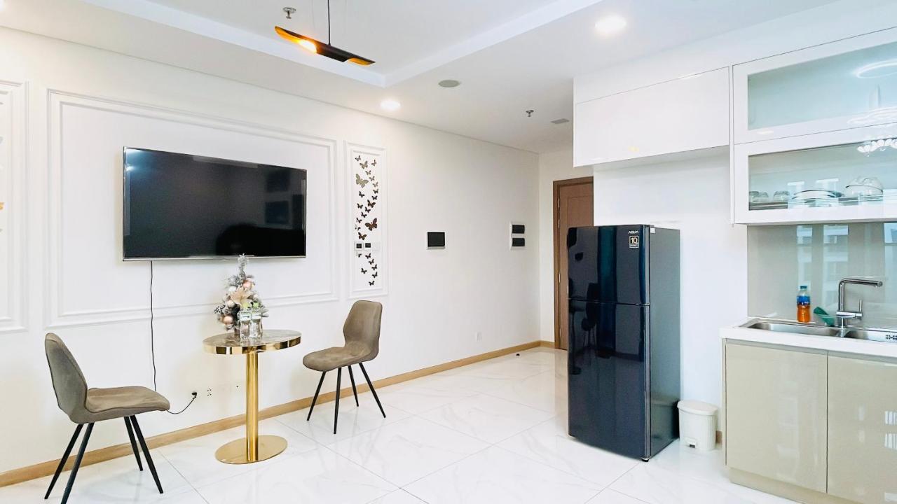 Happy Homes - Vinhomes Park Apartment Ho Chi Minh City