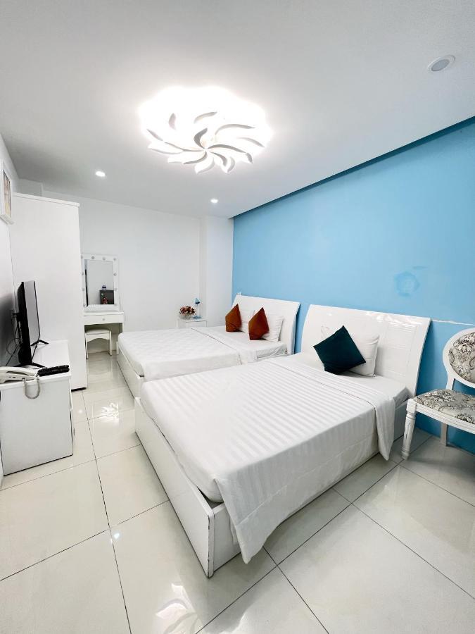 Hotel Valentine Luxury - 31 Bui Vien Street 2*