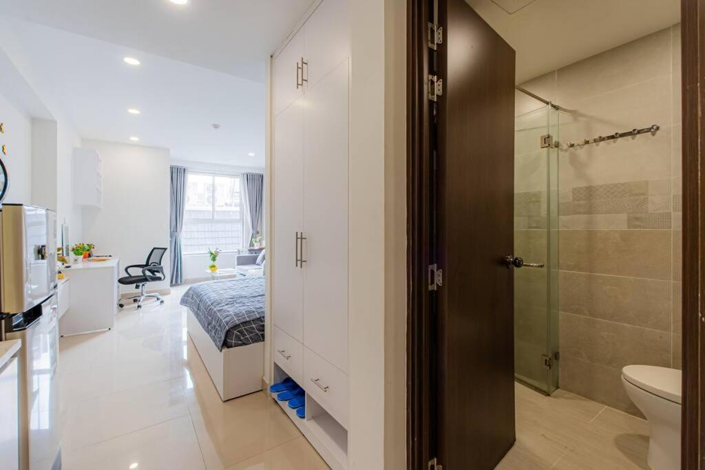 Apartment Near Airport, 5 Minutes To Center Ho Chi Minh City