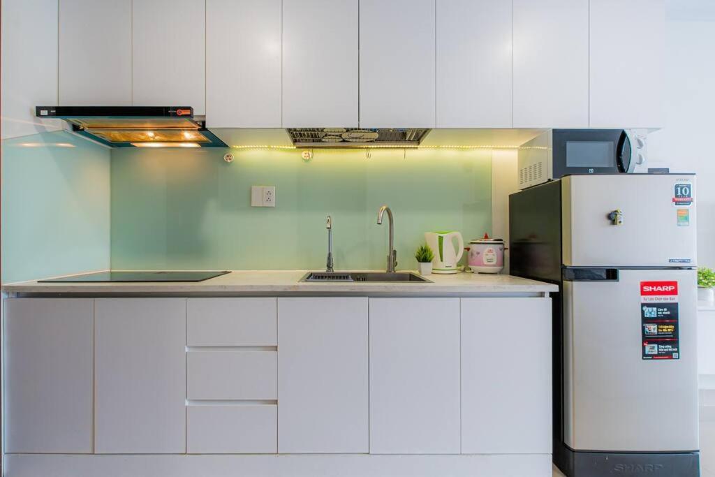 Near Airport, 5 Minutes To Center Apartment Ho Chi Minh City