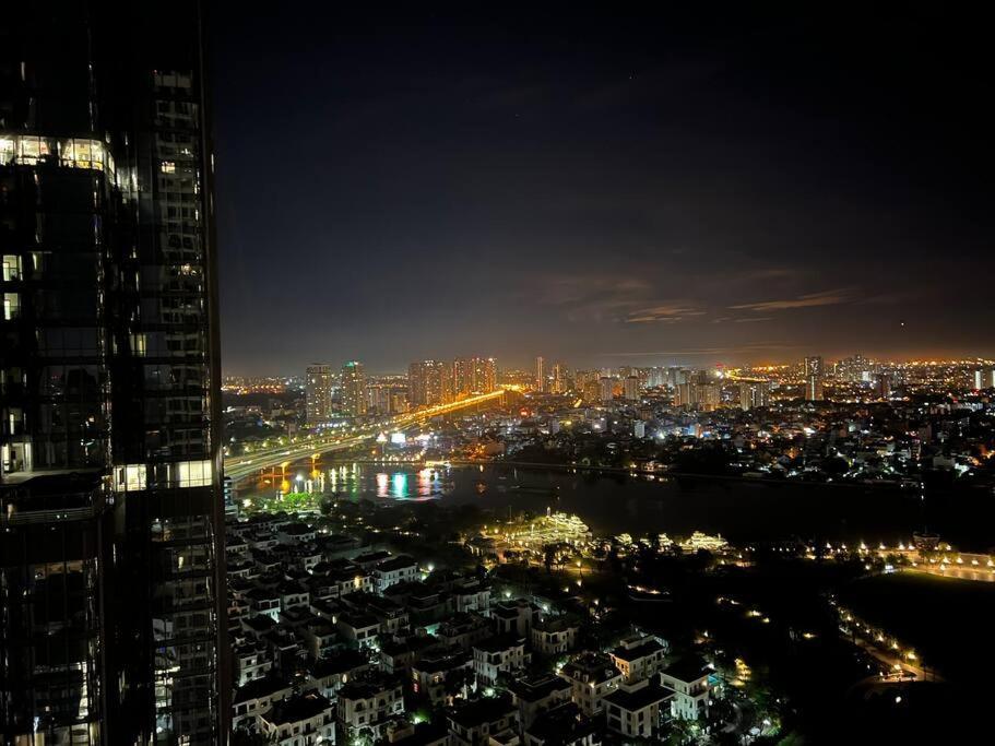Fully Furnished 2br-privacy Balcony Opposite Landmark 81-gym & Swimming Pool Apartment Ho Chi Minh City