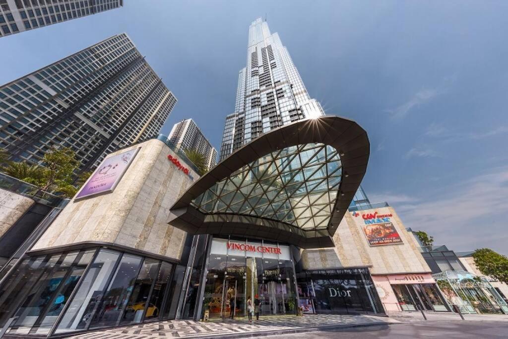 Fully Furnished 2br-privacy Balcony Opposite Landmark 81-gym & Swimming Pool *