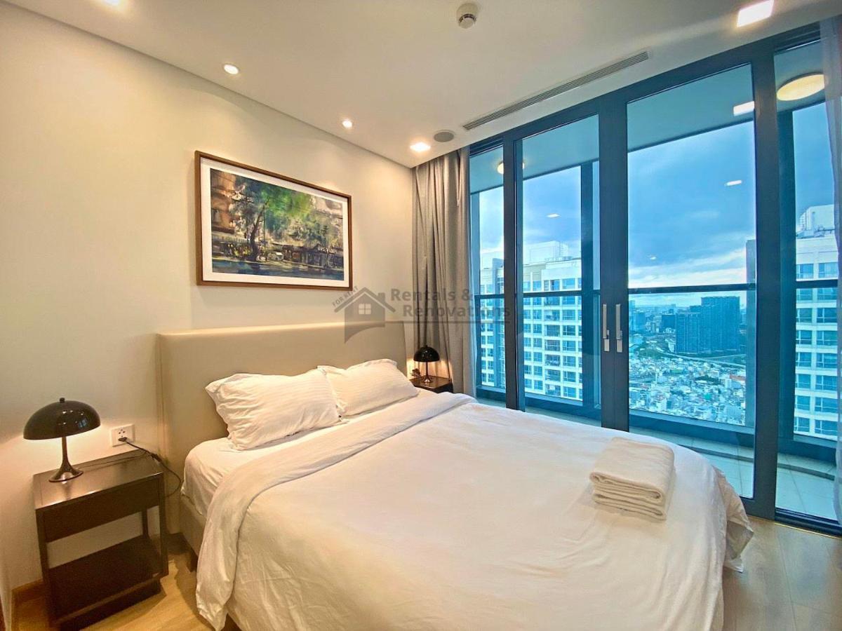 Apartment Landmark 81 Luxury & The Vinhomes Central Park - The Buildings Surrounding Landmark 81 Ho Chi Minh City