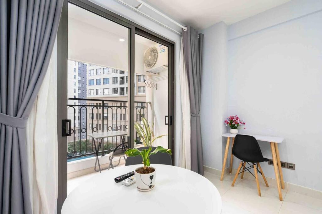 Saigon Royal - Functional Studio - Hana Apart 02