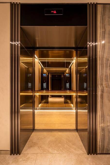De Lux Marq, 2 Bedrooms At Dist 1, Pool,gym