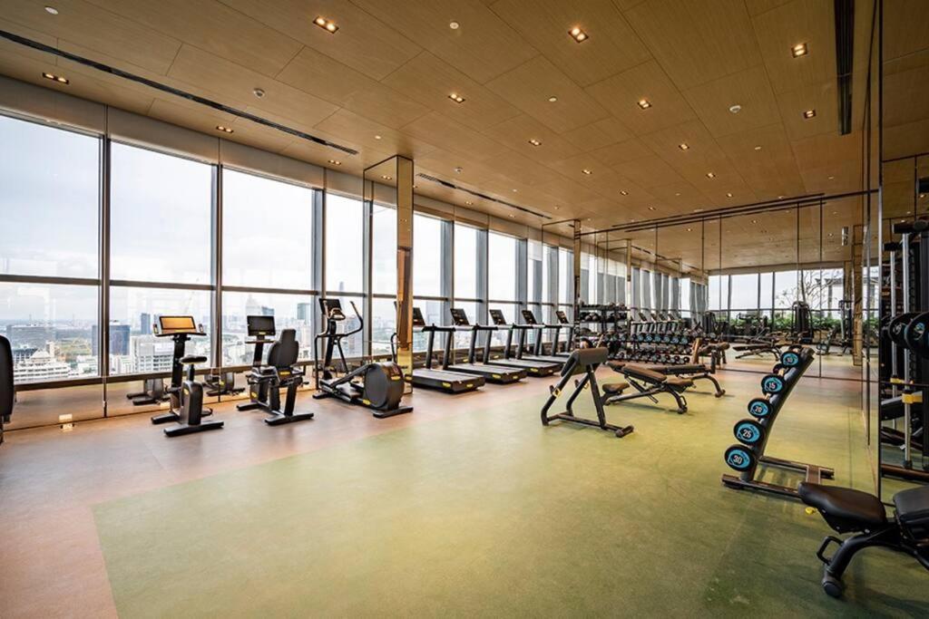 De Lux Marq, 2 Bedrooms At Dist 1, Pool,gym Apartment