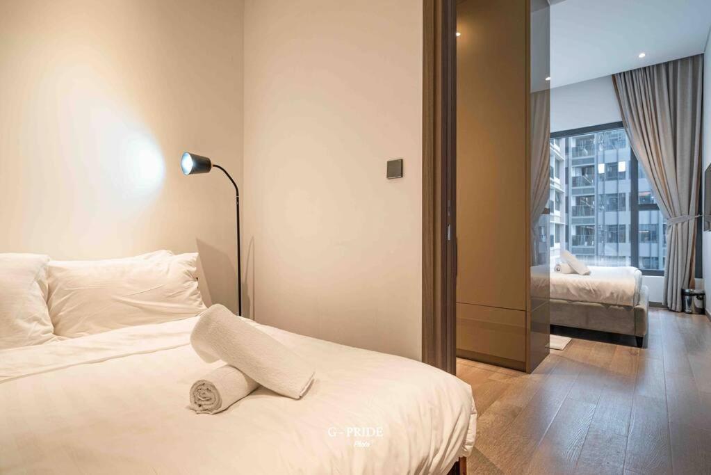 De Lux Marq, 2 Bedrooms At Dist 1, Pool,gym *