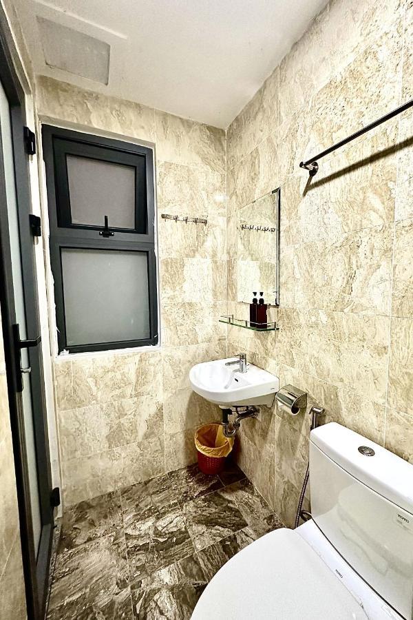 Hotel The Jade Near Tan Son Nhat Airport 3*