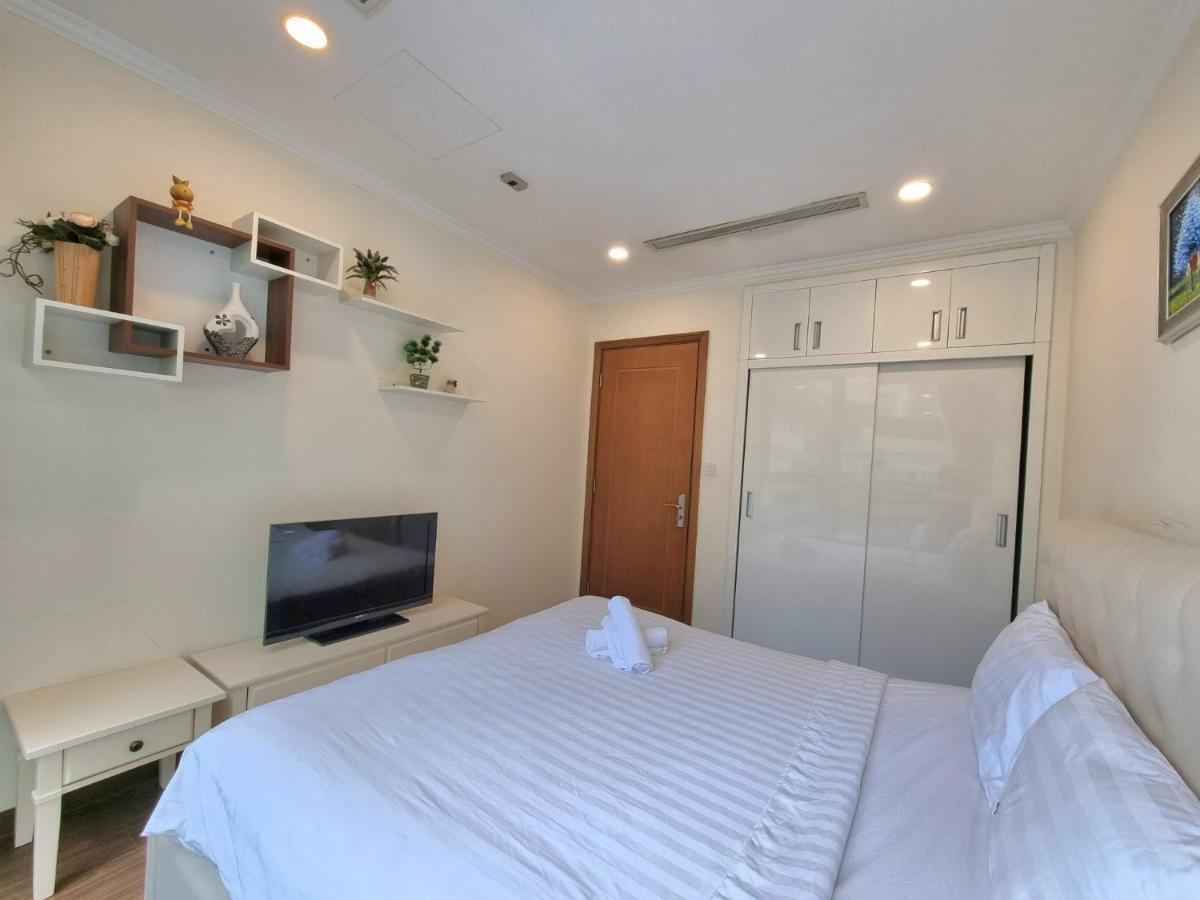 Apartment Enay - Vinhomes Park - Landmark Ho Chi Minh City