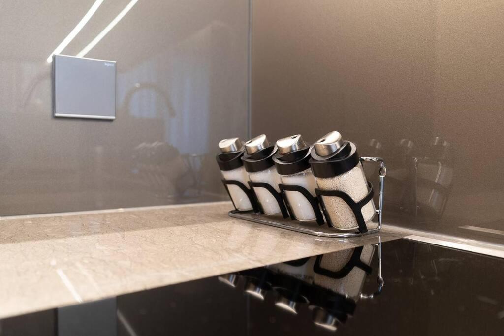Apartment The Rixx Elegant @ D1/jacuzzi/pool/gym Ho Chi Minh City
