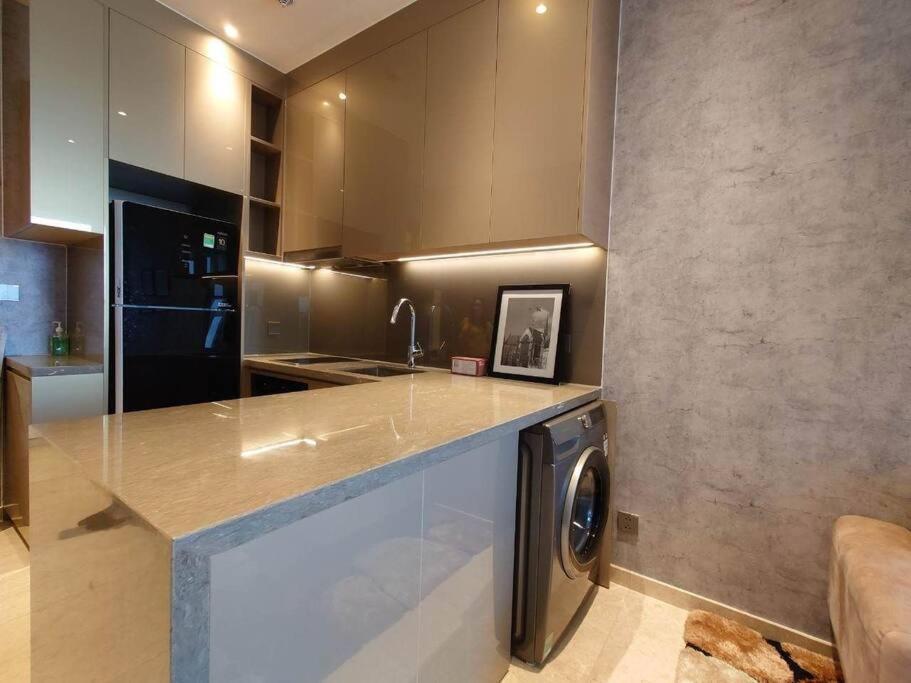 The Rixx Elegant @ D1/jacuzzi/pool/gym Apartment *