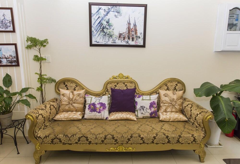 Valentine Luxury - 31 Bui Vien Street Hotel 2*