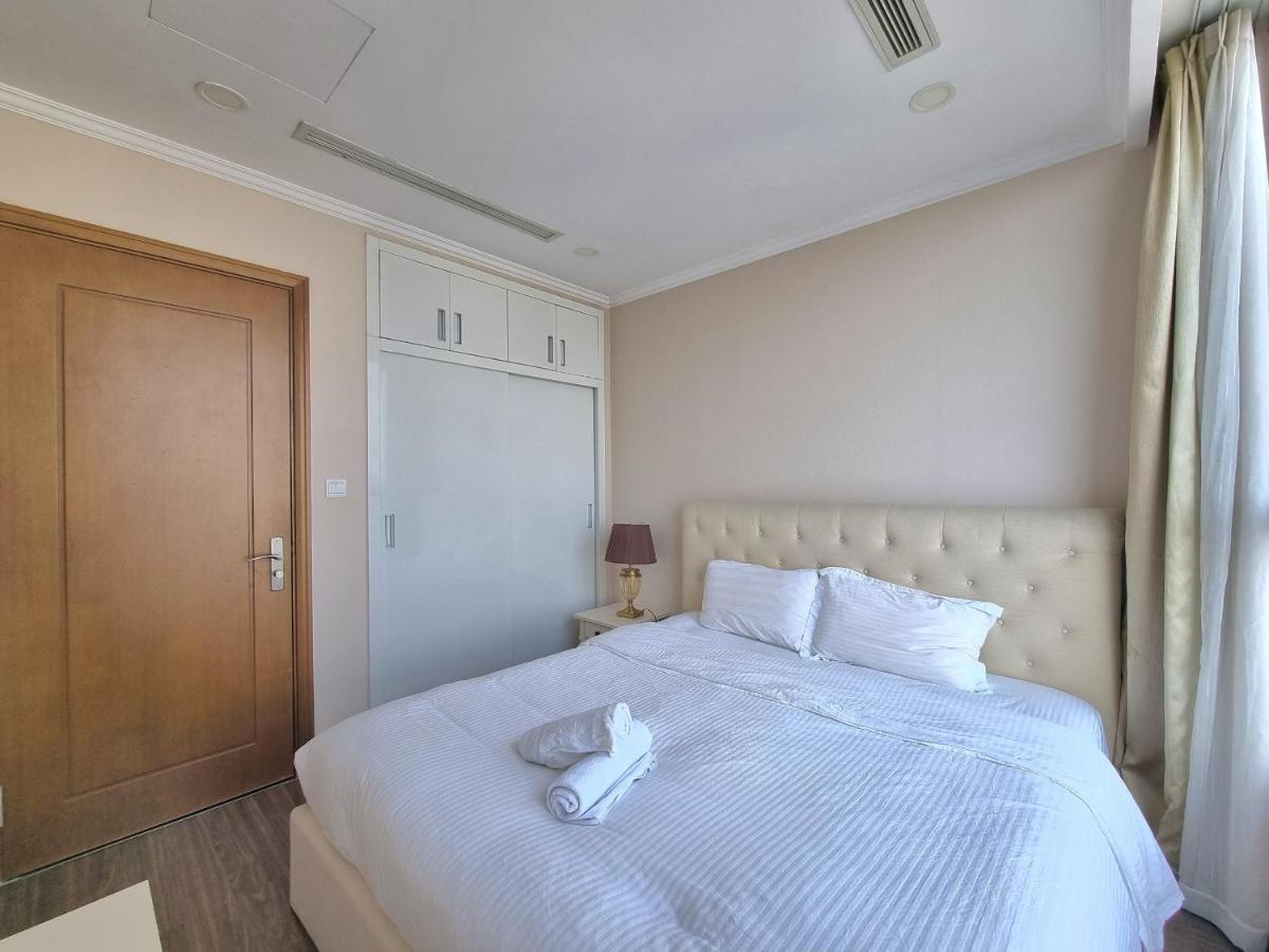 Queen House - Vinhomes Park Apartment Ho Chi Minh City