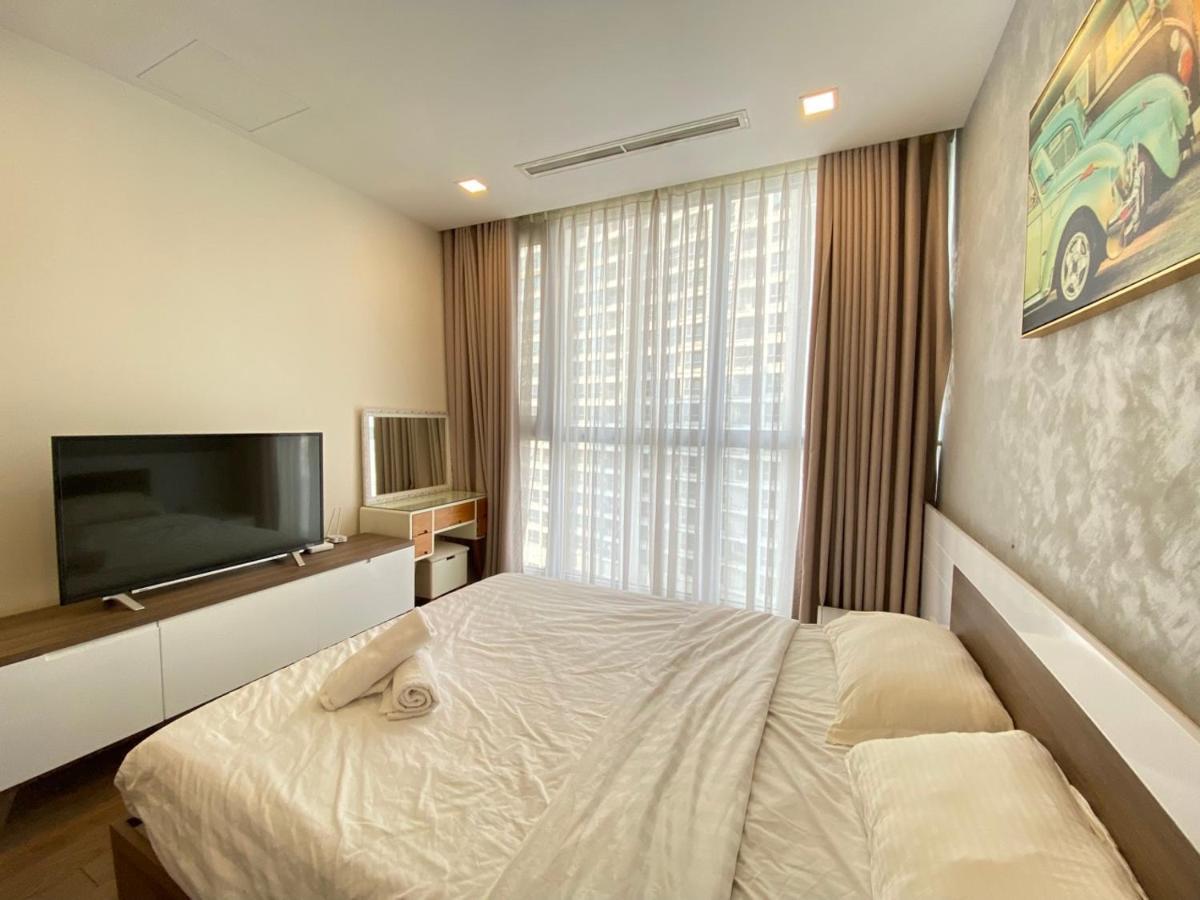 Queen House - Vinhomes Park Apartment