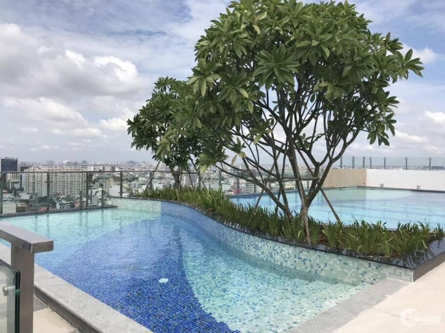 Near Airport - Botanica Premire - *