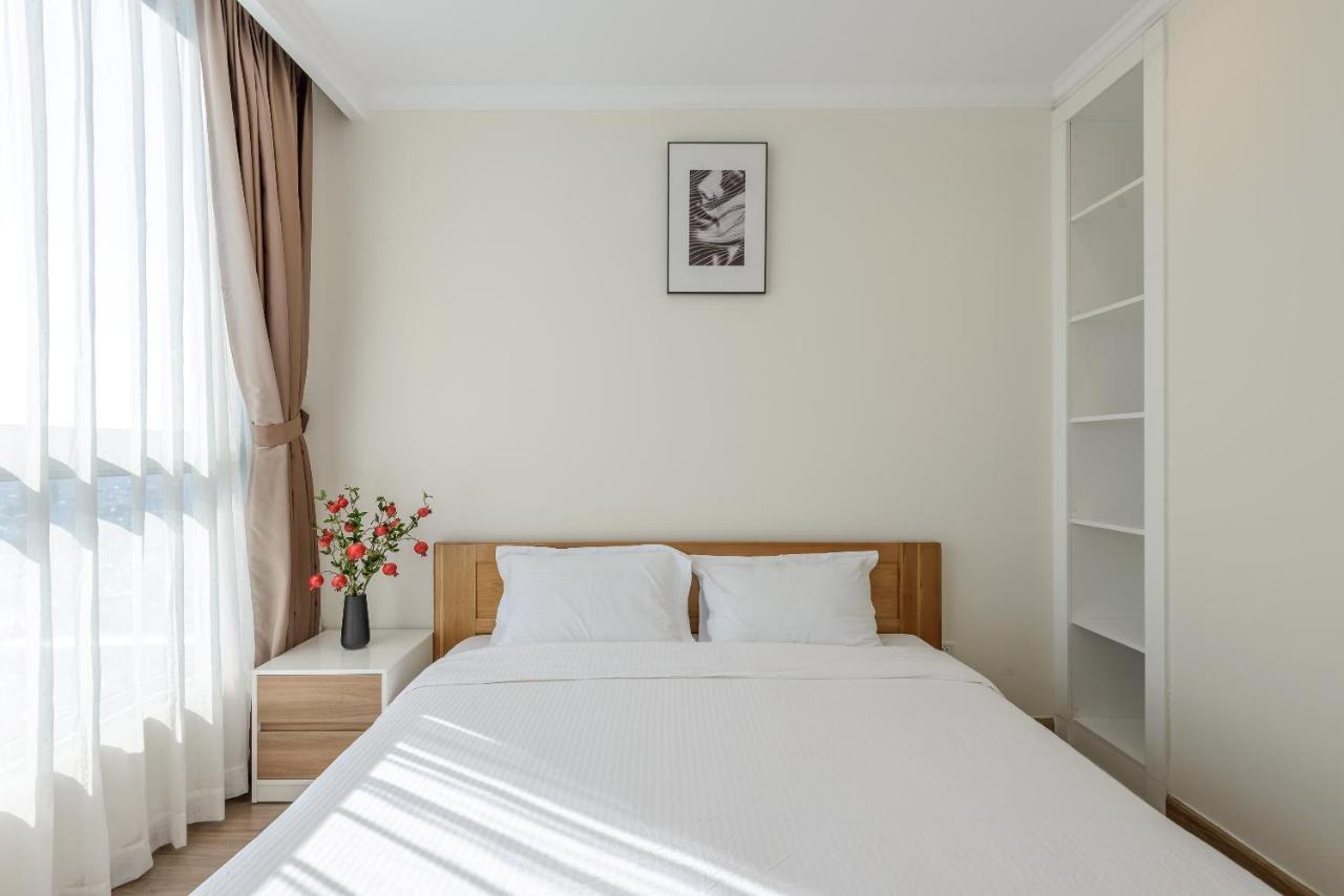 Luxe Living - Vinhomes Park Apartment Ho Chi Minh City