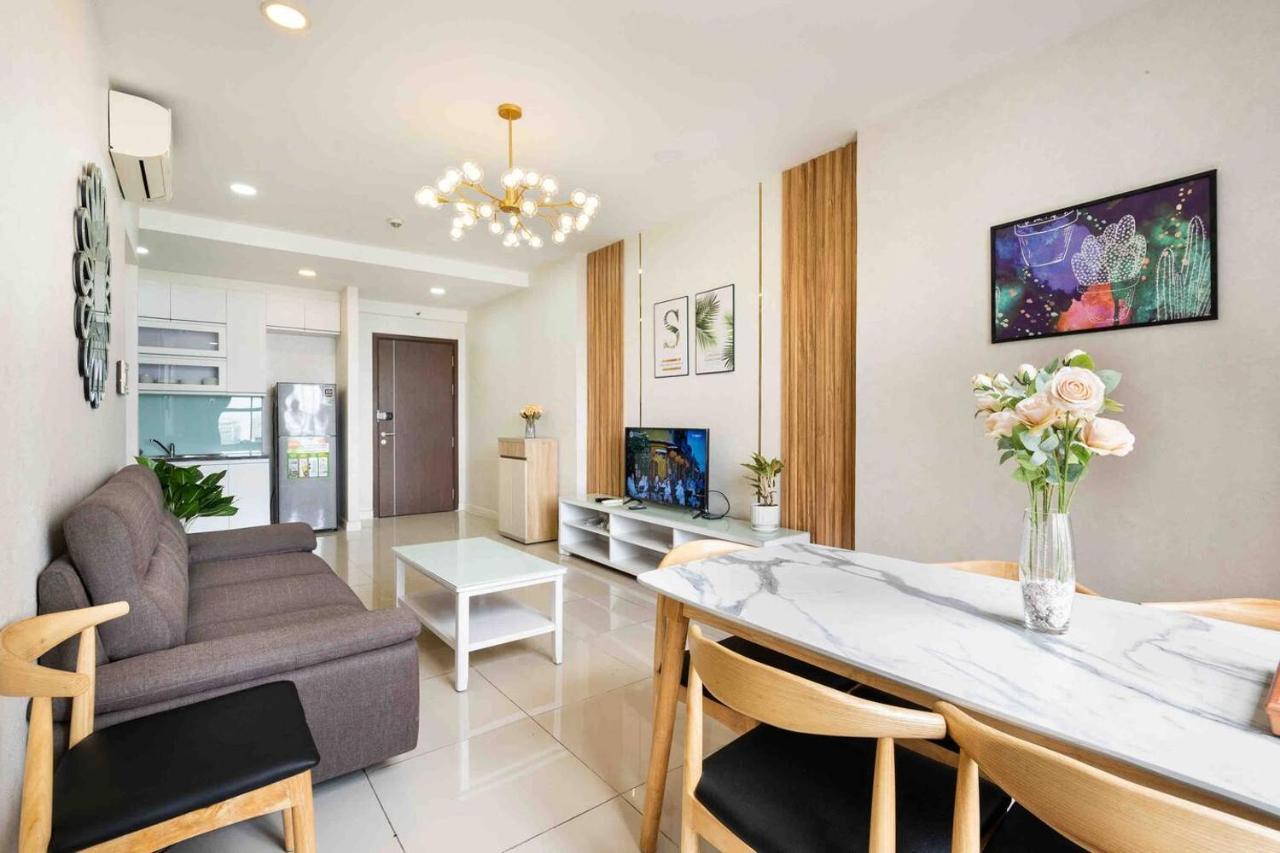 The Price 3 Brs Apt/nice View And Near Ben Thanh Market *