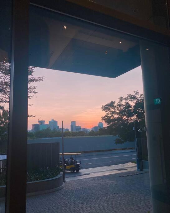 1 Bedroom Million Dollar View