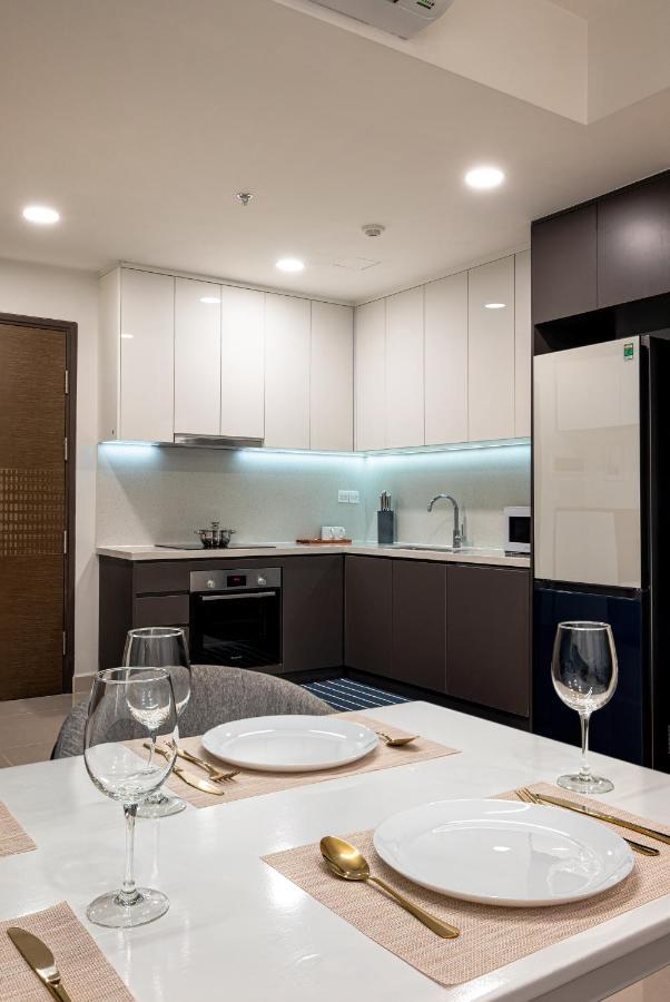 Luxury Modern, D1, 3 King Brs+2wc, 300m Bui Vien *