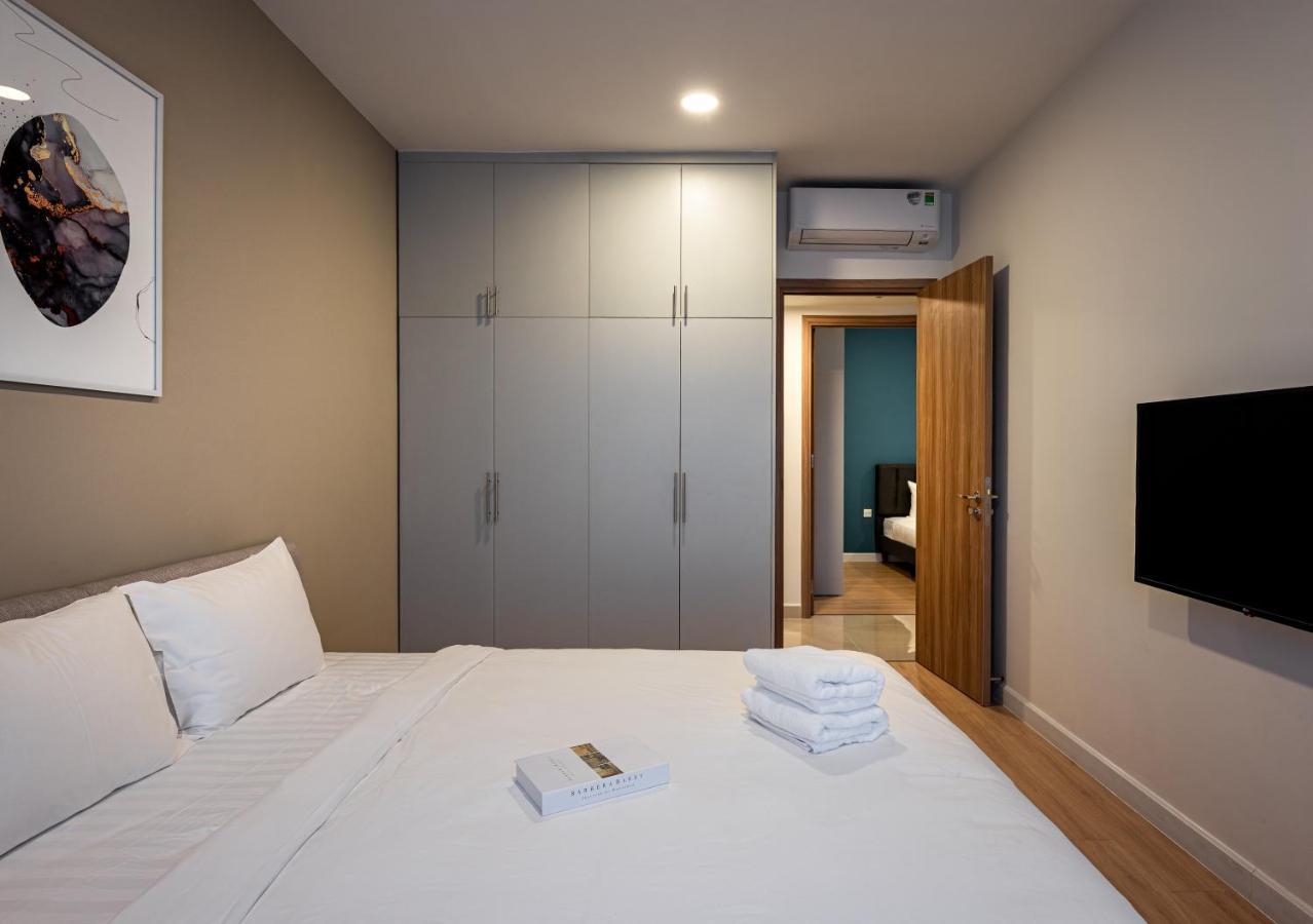 Luxury Modern, D1, 3 King Brs+2wc, 300m Bui Vien *