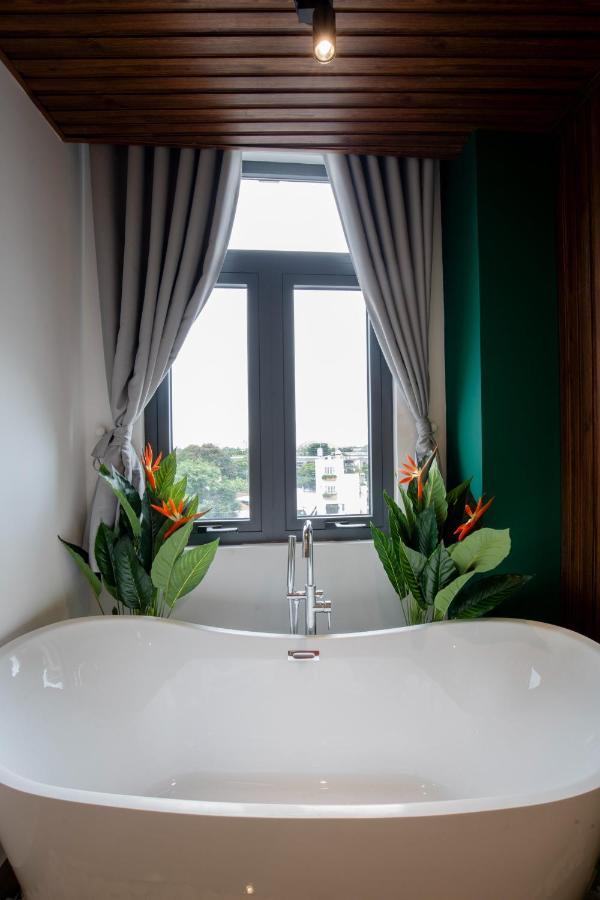 La Riverside Hotel 3*