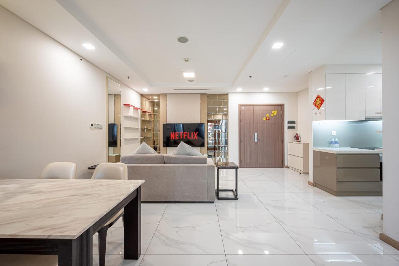 - Landmark 81 Tower Apartment