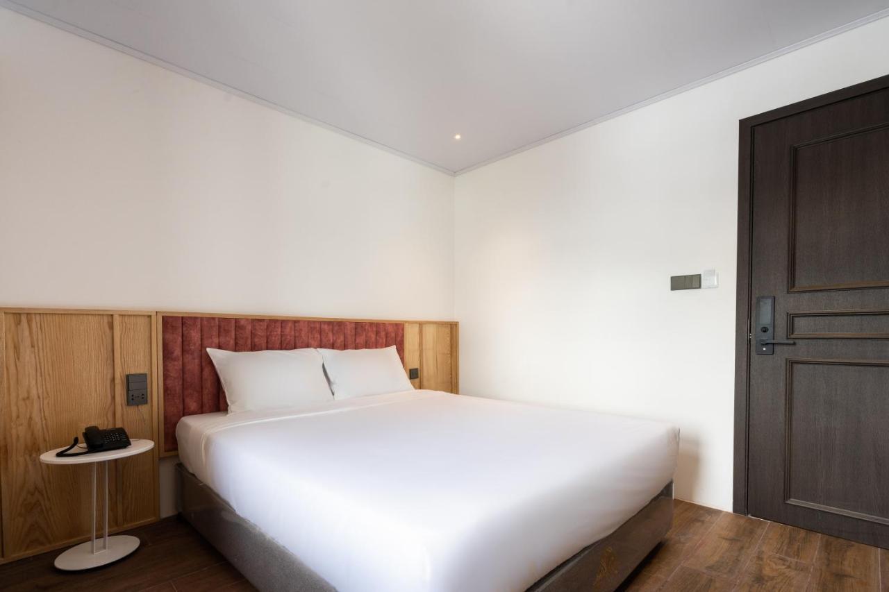 Haven Hut Hotel 2*