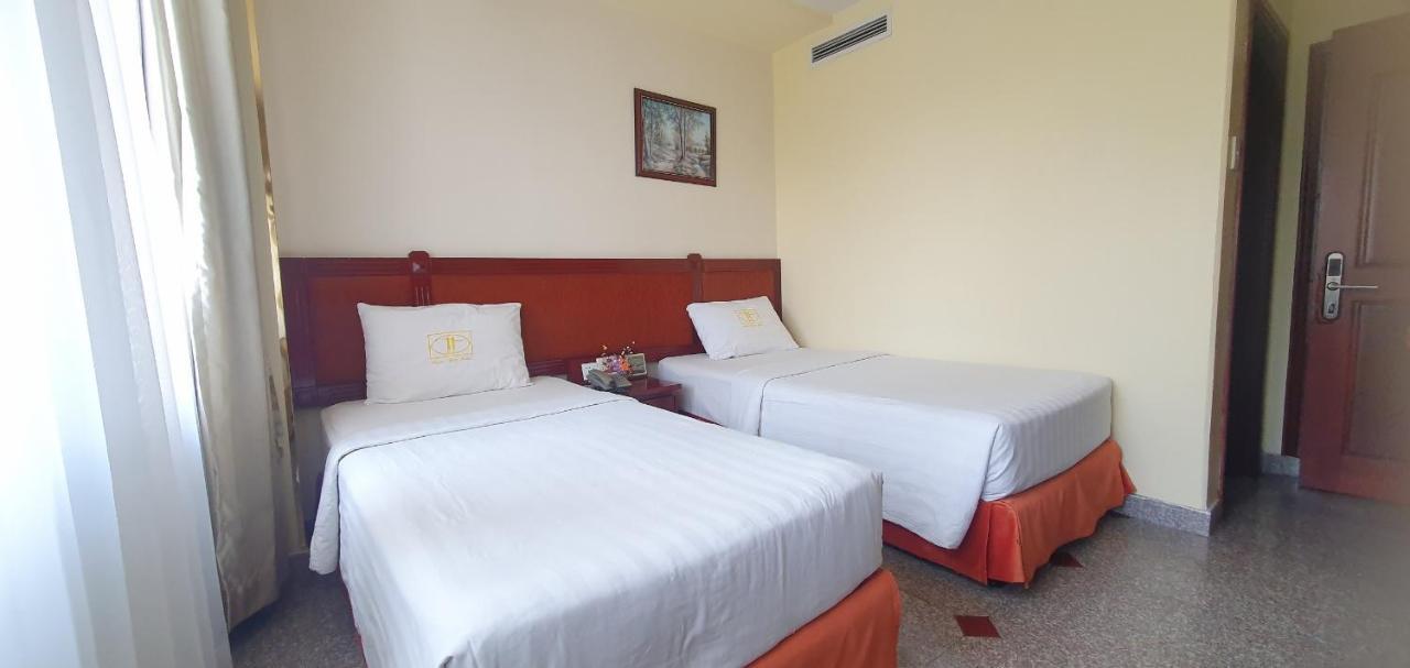Hotel Lucasta Saigon 3*
