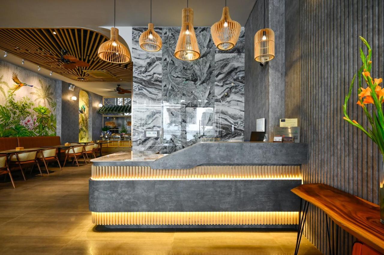 La Opera Saigon 3*