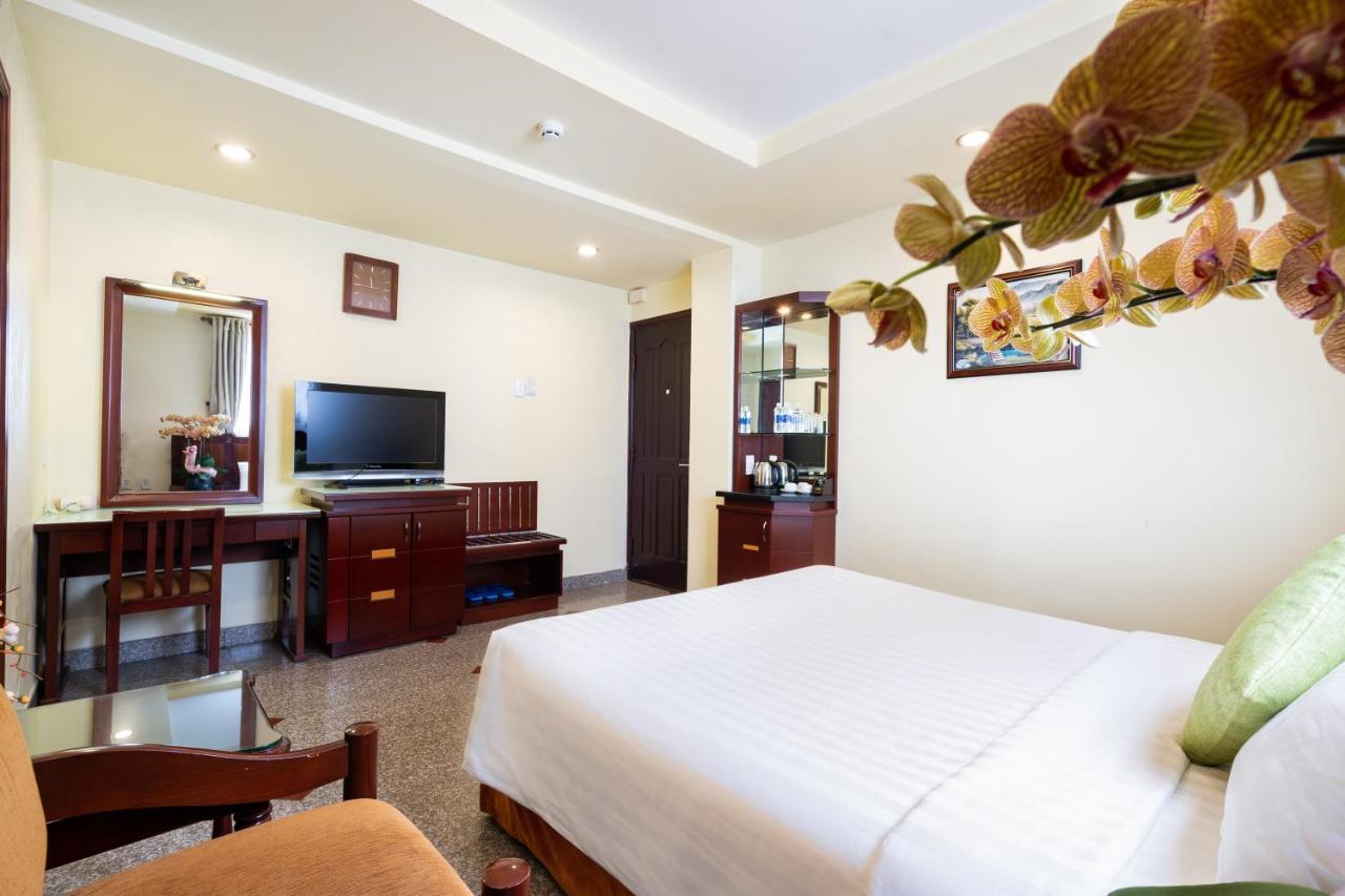 Lucasta Saigon 3*