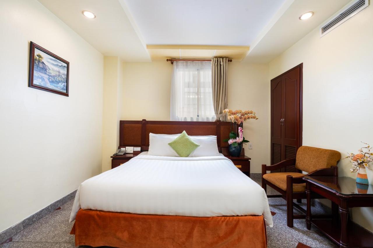 Lucasta Saigon 3*