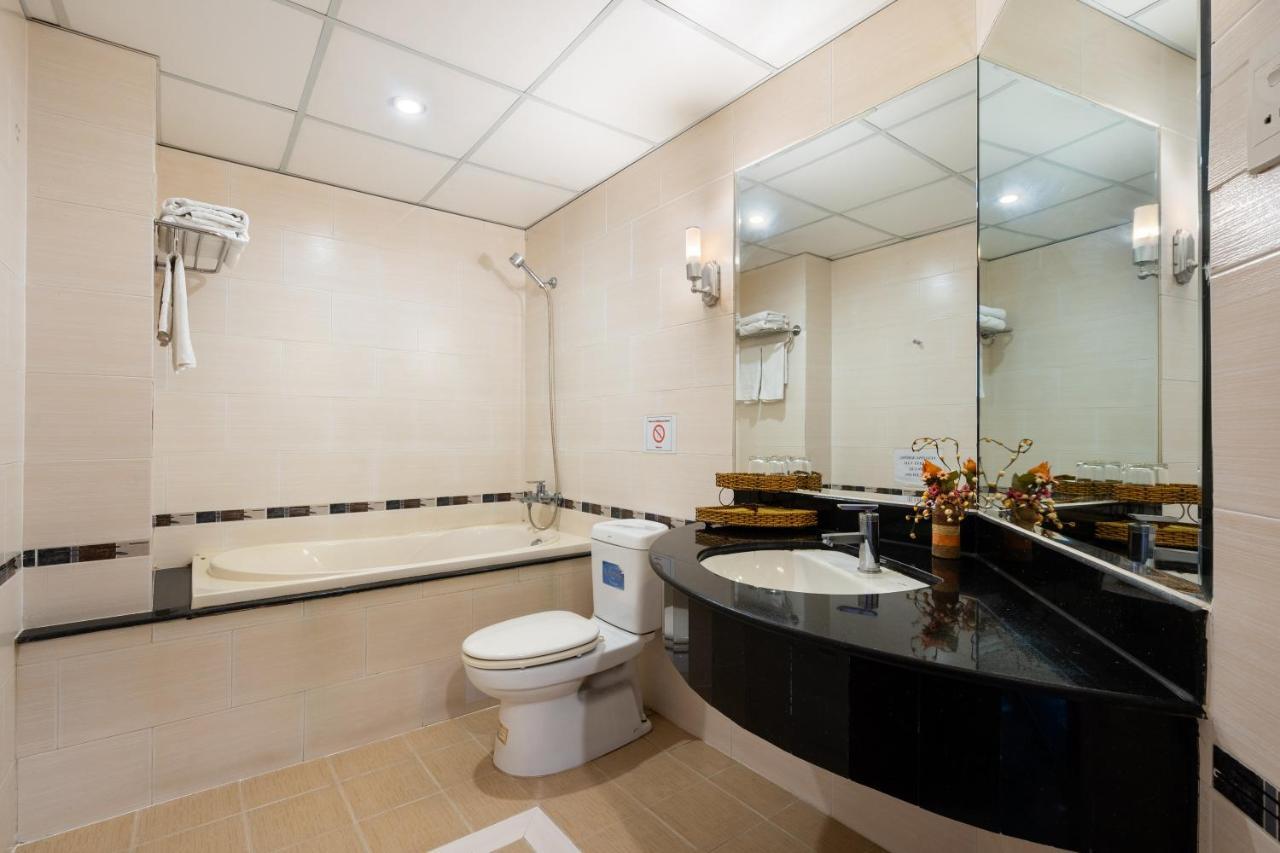 Lucasta Saigon Hotel 3*