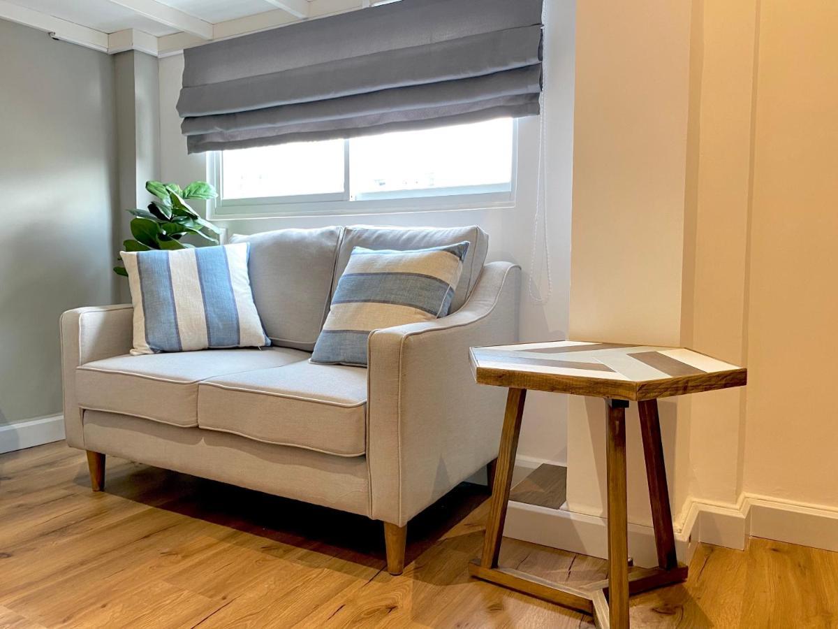 Apartment 8 Minutes Walking To Nguyen Hue, Fast Wifi, Check-in 24/7