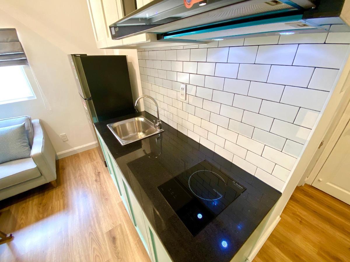 8 Minutes Walking To Nguyen Hue, Fast Wifi, Check-in 24/7 Apartment *